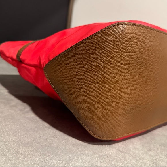 Michael Michael Kors Kempton Medium Nylon Tote With Leather Trim in Red/Khaki! - Picture 5 of 13